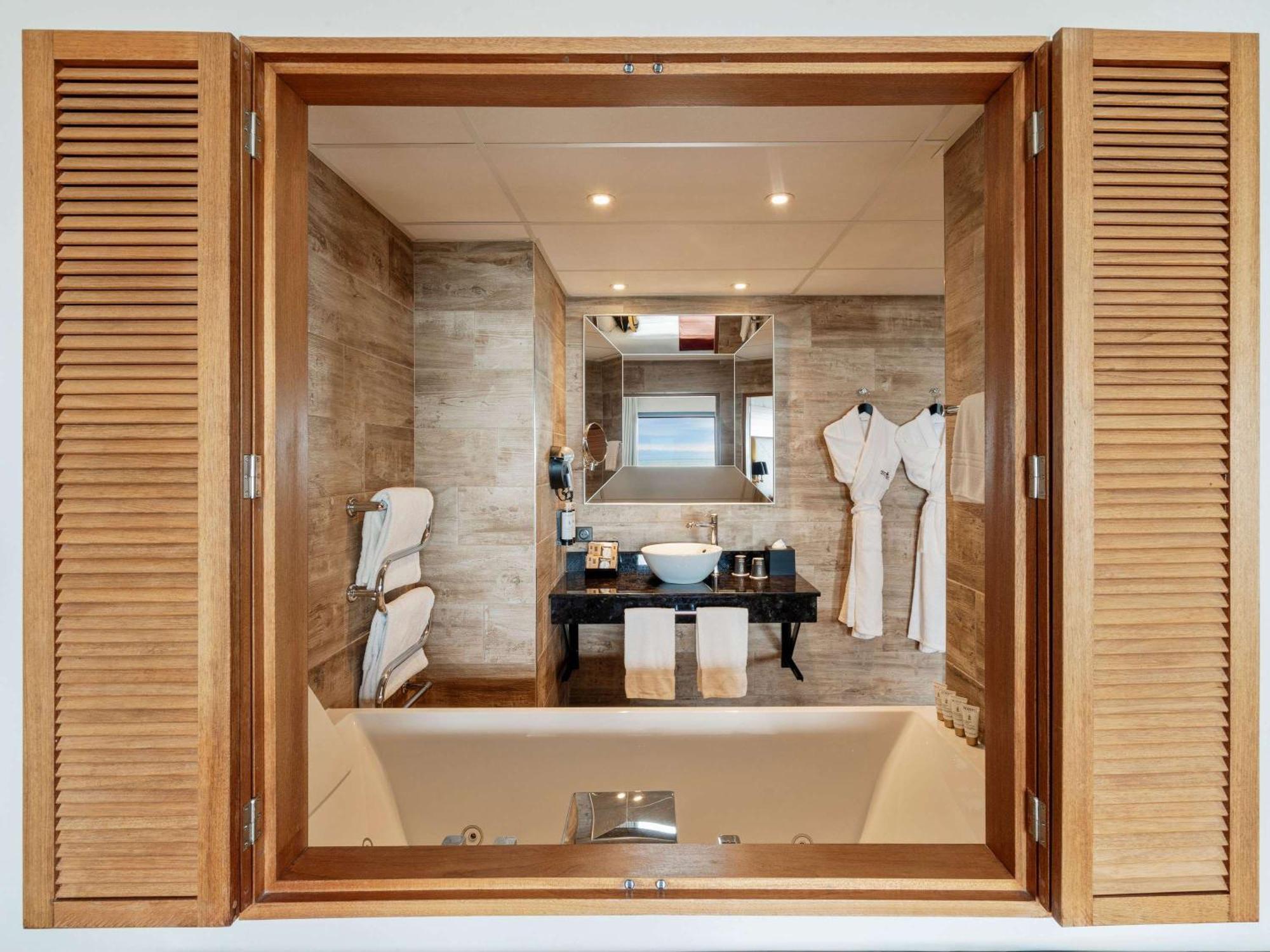 Côte Ouest Hôtel Thalasso&Spa Les Sables d'Olonne - MGallery Exterior foto