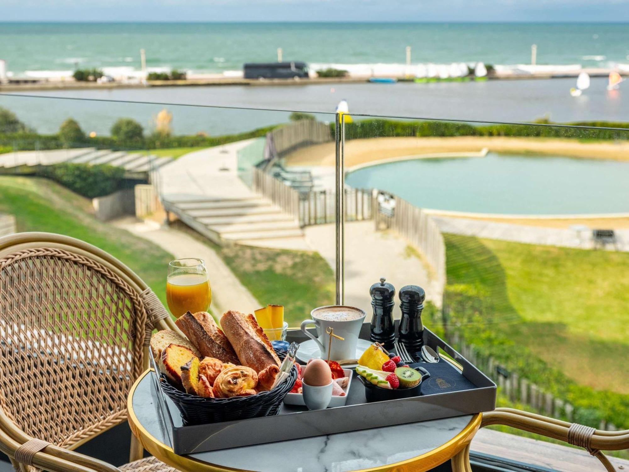 Côte Ouest Hôtel Thalasso&Spa Les Sables d'Olonne - MGallery Exterior foto